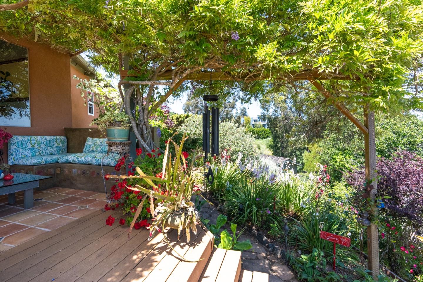 Detail Gallery Image 33 of 51 For 139 Scenic St, Santa Cruz,  CA 95060 - 3 Beds | 2/1 Baths