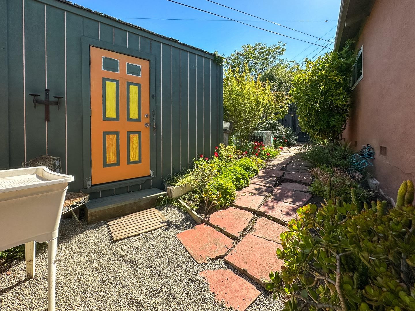 Detail Gallery Image 37 of 51 For 139 Scenic St, Santa Cruz,  CA 95060 - 3 Beds | 2/1 Baths