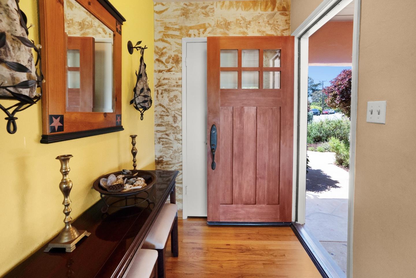 Detail Gallery Image 6 of 51 For 139 Scenic St, Santa Cruz,  CA 95060 - 3 Beds | 2/1 Baths