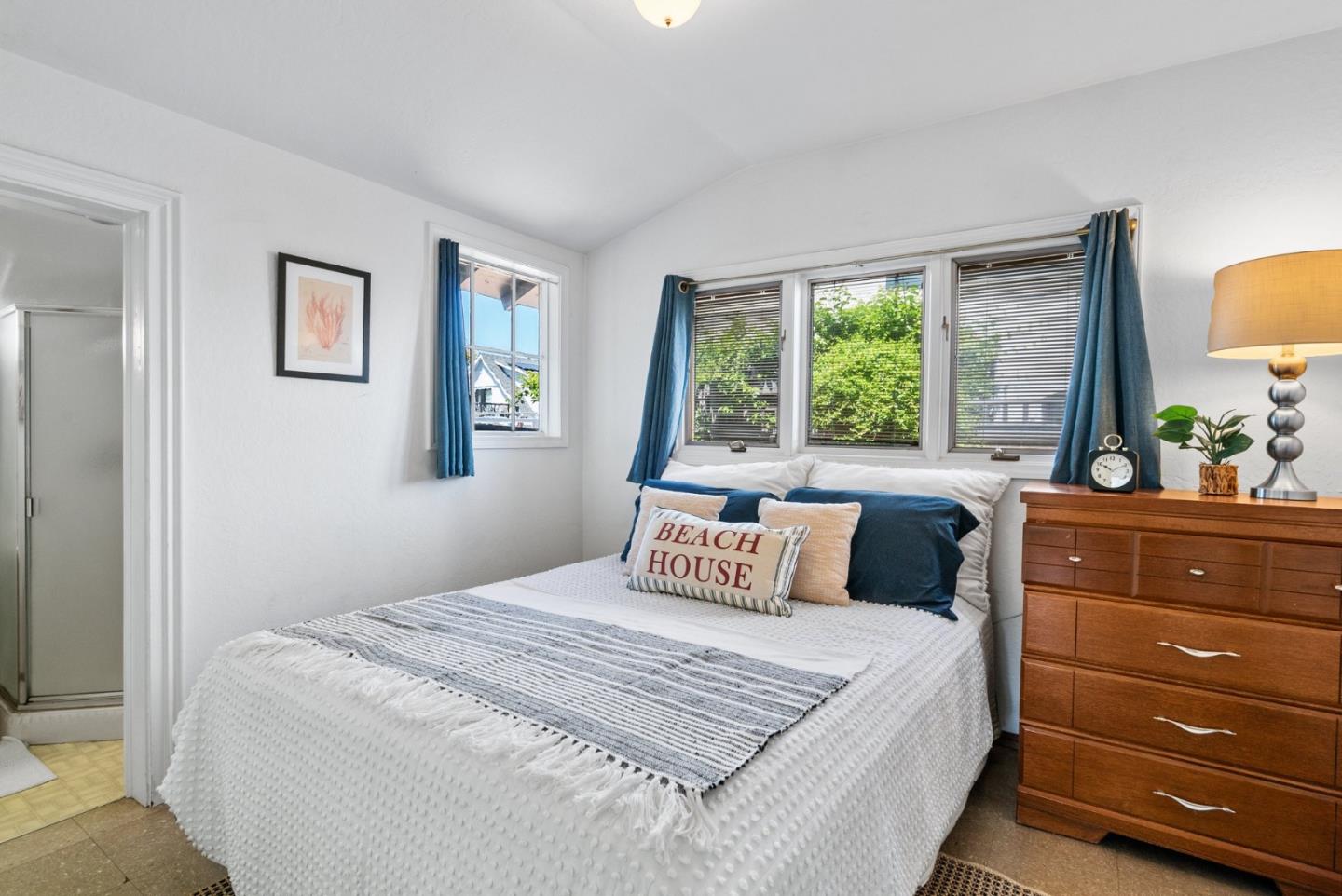 Detail Gallery Image 20 of 46 For 302 Grand Ave, Capitola,  CA 95010 - 4 Beds | 2 Baths