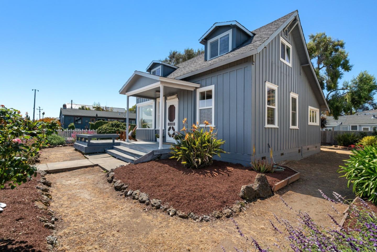 Detail Gallery Image 32 of 46 For 302 Grand Ave, Capitola,  CA 95010 - 4 Beds | 2 Baths