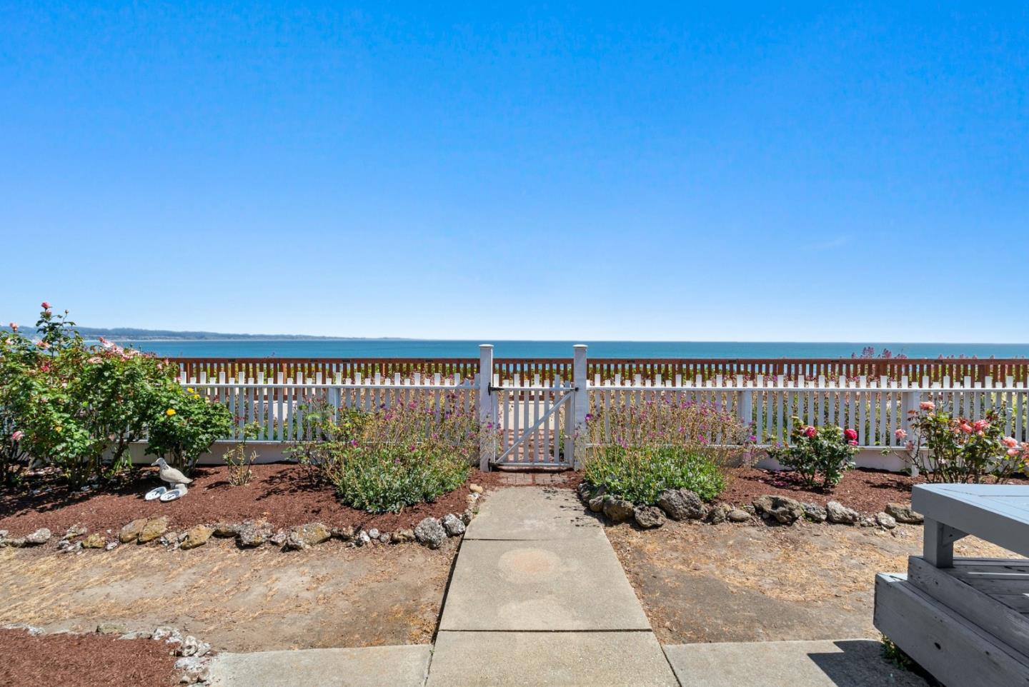 Detail Gallery Image 33 of 46 For 302 Grand Ave, Capitola,  CA 95010 - 4 Beds | 2 Baths
