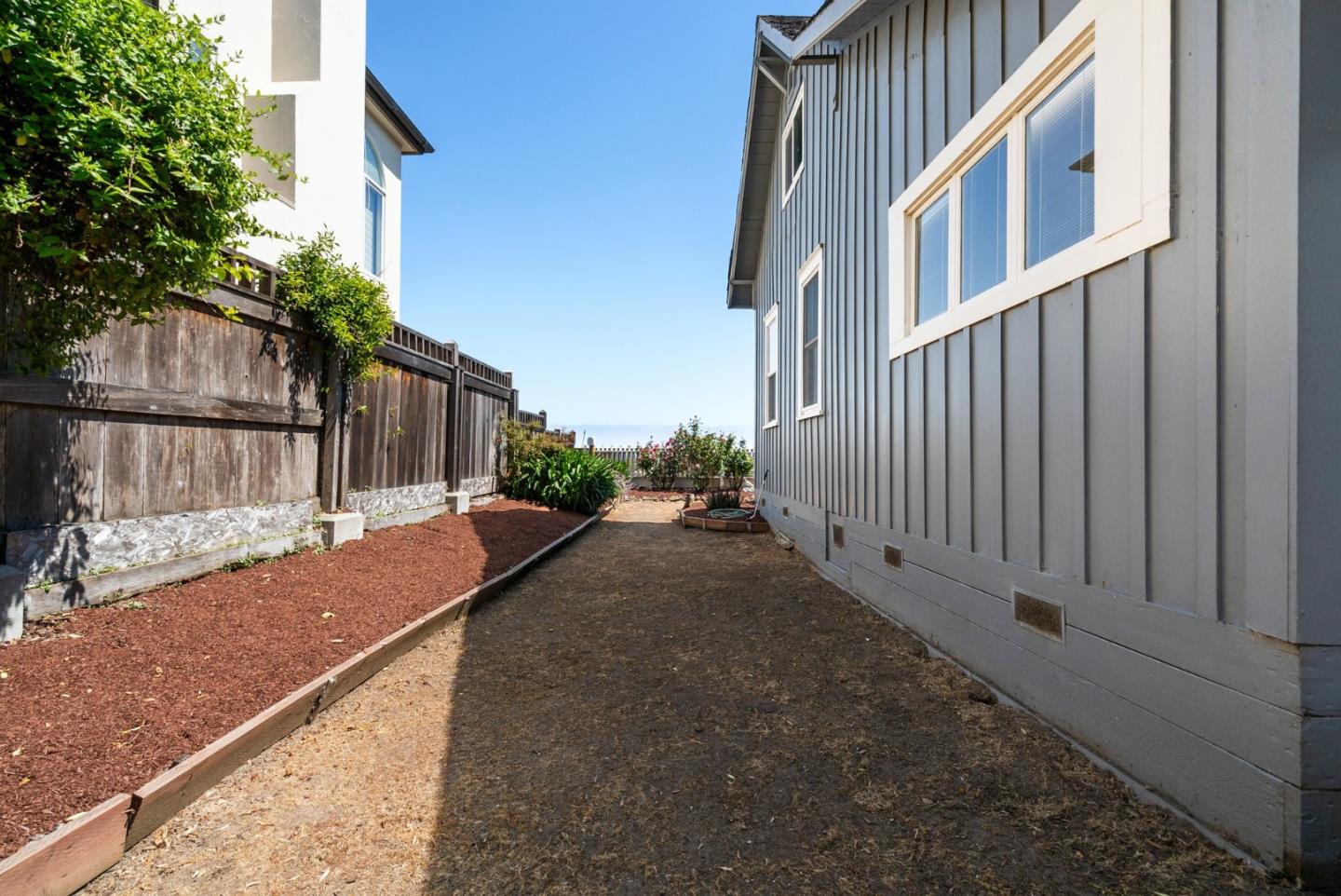 Detail Gallery Image 34 of 46 For 302 Grand Ave, Capitola,  CA 95010 - 4 Beds | 2 Baths