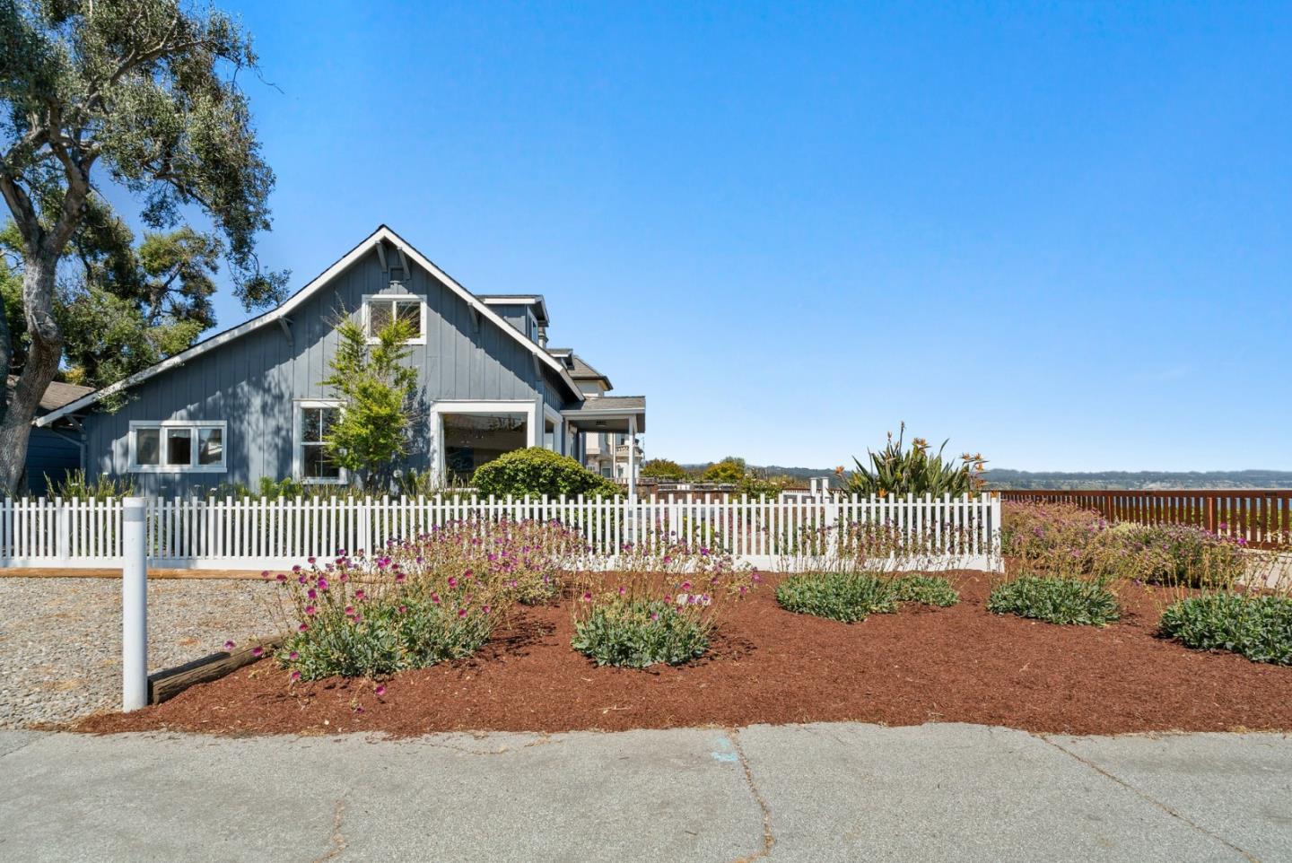 Detail Gallery Image 37 of 46 For 302 Grand Ave, Capitola,  CA 95010 - 4 Beds | 2 Baths