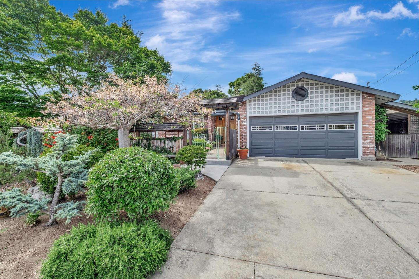 Detail Gallery Image 1 of 37 For 229 Siesta Dr, Aptos,  CA 95003 - 3 Beds | 2 Baths