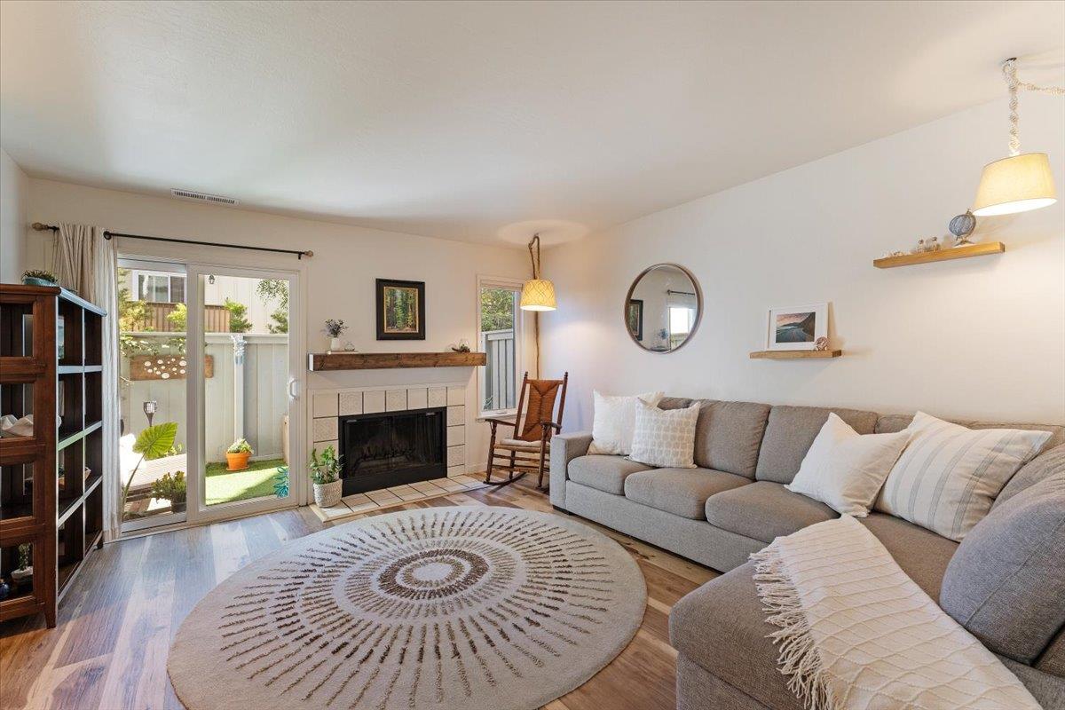 Detail Gallery Image 7 of 42 For 4259 Sea Pines Ct, Capitola,  CA 95010 - 2 Beds | 1/1 Baths