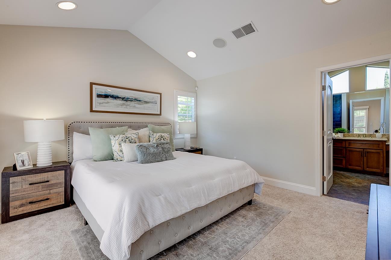 Detail Gallery Image 19 of 28 For 6875 Heaton Moor Dr, San Jose,  CA 95119 - 3 Beds | 2 Baths
