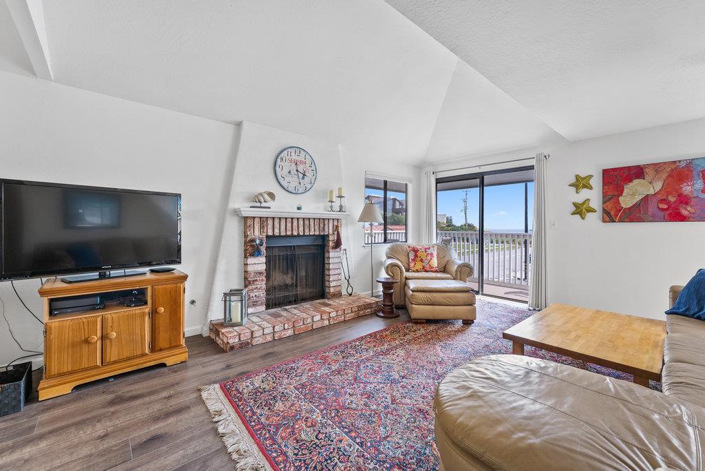 Detail Gallery Image 6 of 35 For 123 Marina Ave, Aptos,  CA 95003 - 2 Beds | 2/1 Baths