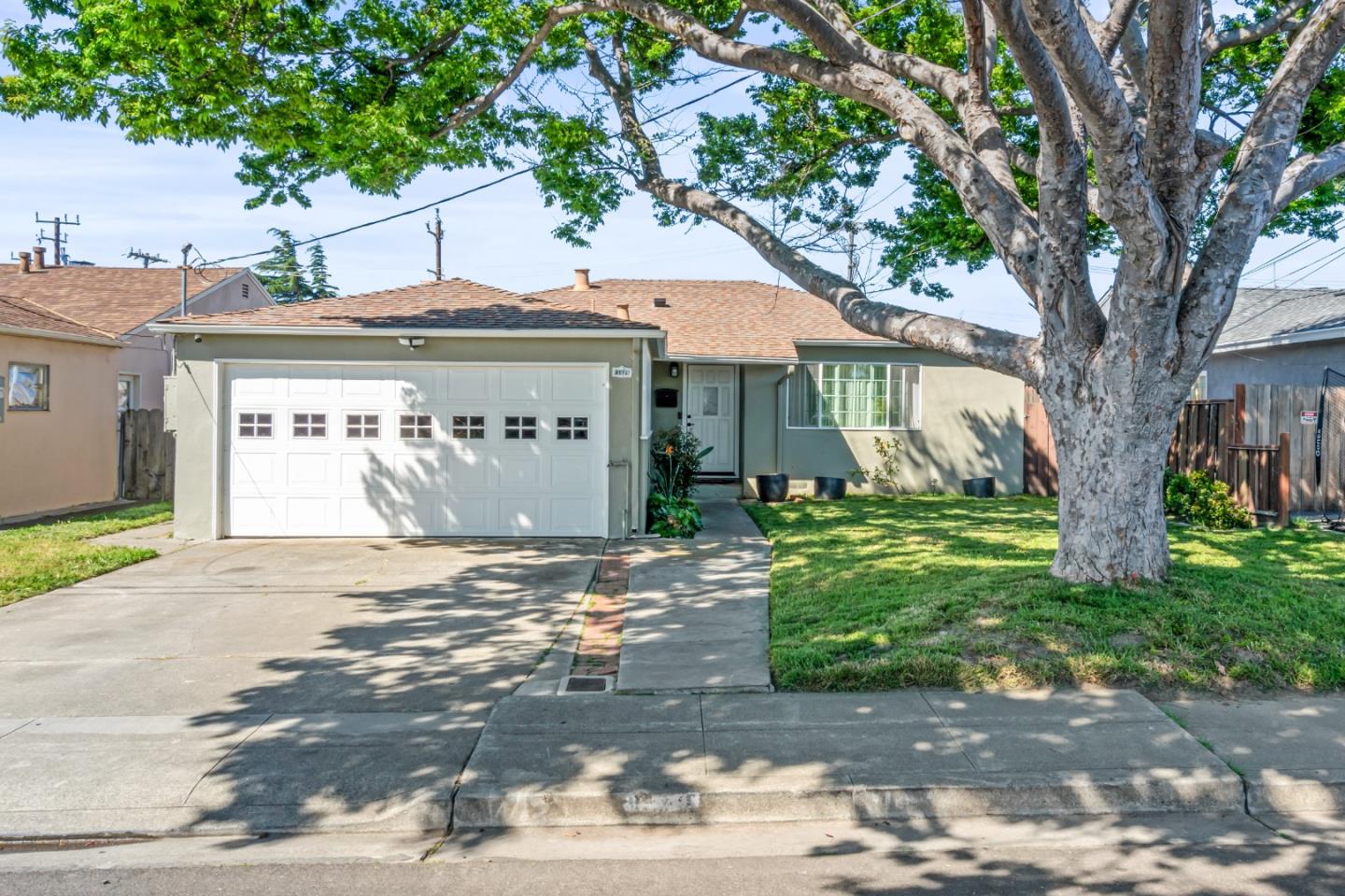 Detail Gallery Image 1 of 36 For 15825 via Eduardo, San Lorenzo,  CA 94580 - 3 Beds | 2 Baths