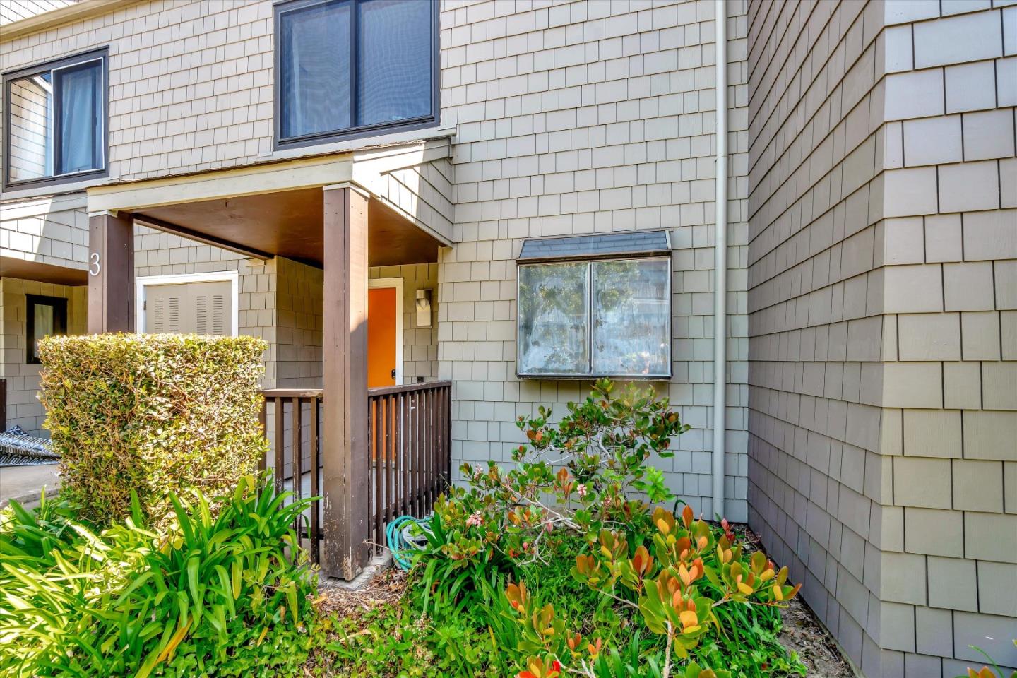 Detail Gallery Image 4 of 46 For 75 Hyde Ct #3,  Daly City,  CA 94015 - 2 Beds | 2/1 Baths