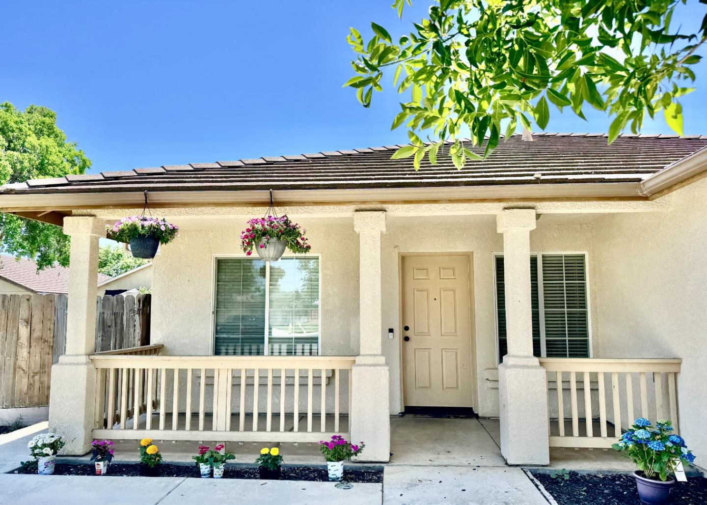 Detail Gallery Image 1 of 13 For 2344 Siena Ct., Merced,  CA 95341 - 3 Beds | 2 Baths