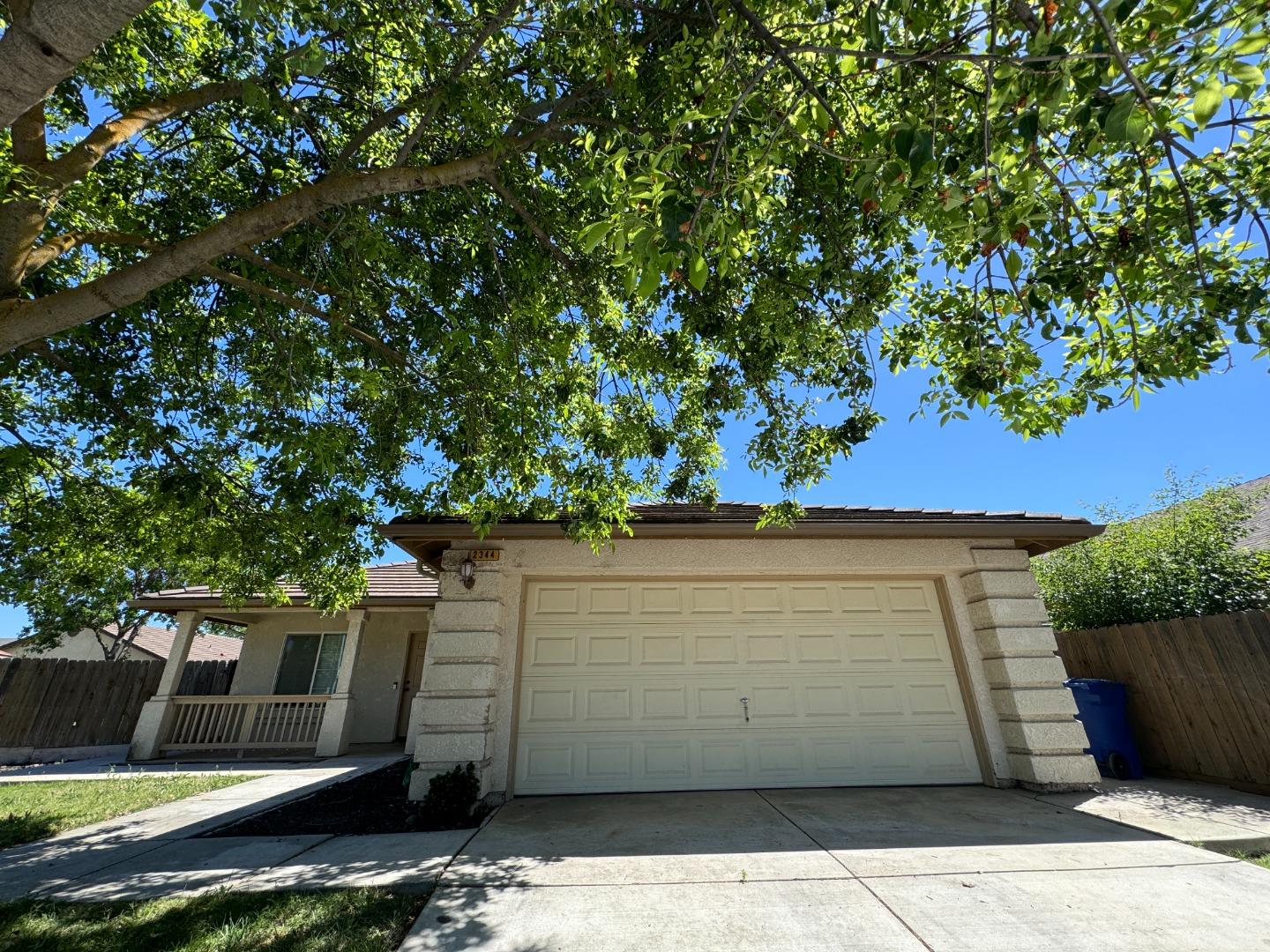 Detail Gallery Image 2 of 13 For 2344 Siena Ct., Merced,  CA 95341 - 3 Beds | 2 Baths