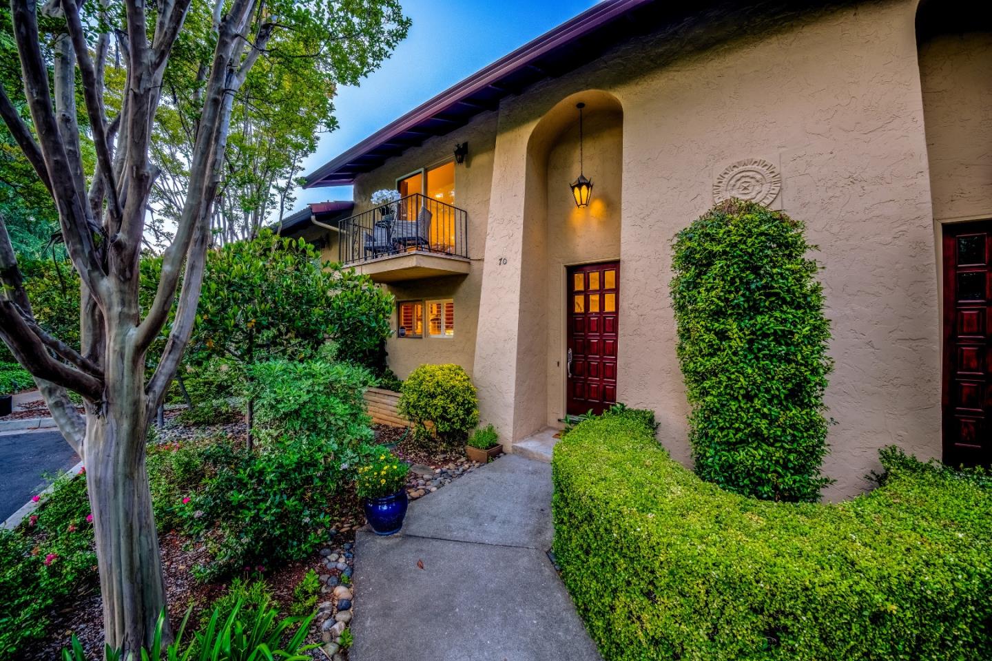 Detail Gallery Image 1 of 31 For 18400 Overlook Rd #70,  Los Gatos,  CA 95030 - 3 Beds | 2/1 Baths