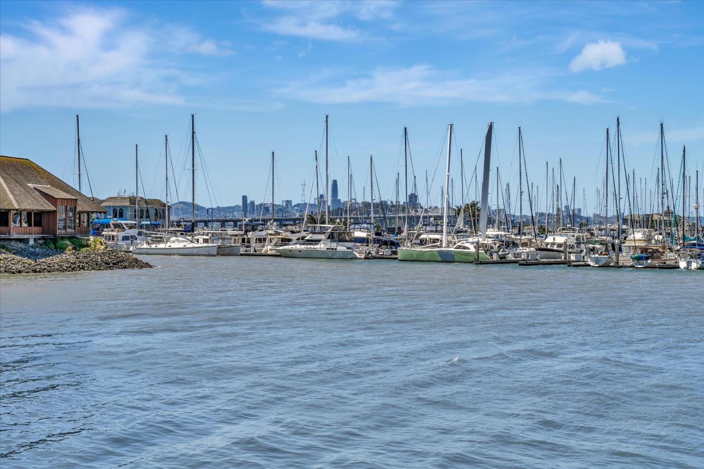 Detail Gallery Image 2 of 109 For 2 Commodore Dr #D378,  Emeryville,  CA 94608 - 2 Beds | 2 Baths