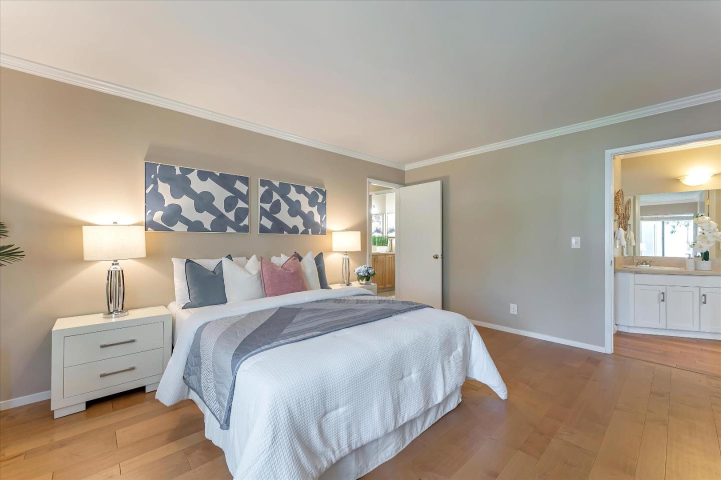 Detail Gallery Image 26 of 109 For 2 Commodore Dr #D378,  Emeryville,  CA 94608 - 2 Beds | 2 Baths