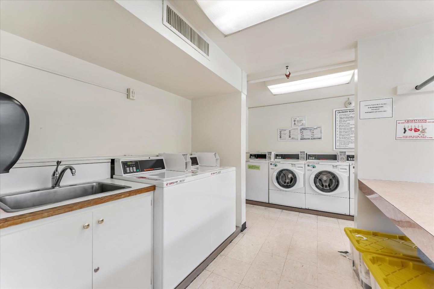 Detail Gallery Image 49 of 109 For 2 Commodore Dr #D378,  Emeryville,  CA 94608 - 2 Beds | 2 Baths