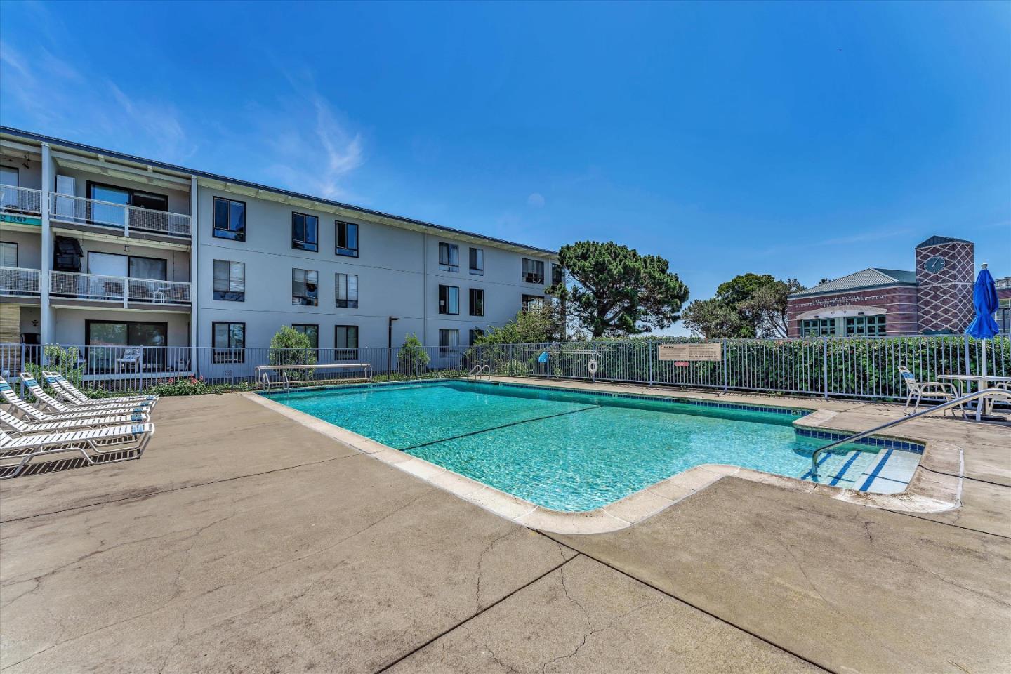 Detail Gallery Image 62 of 109 For 2 Commodore Dr #D378,  Emeryville,  CA 94608 - 2 Beds | 2 Baths