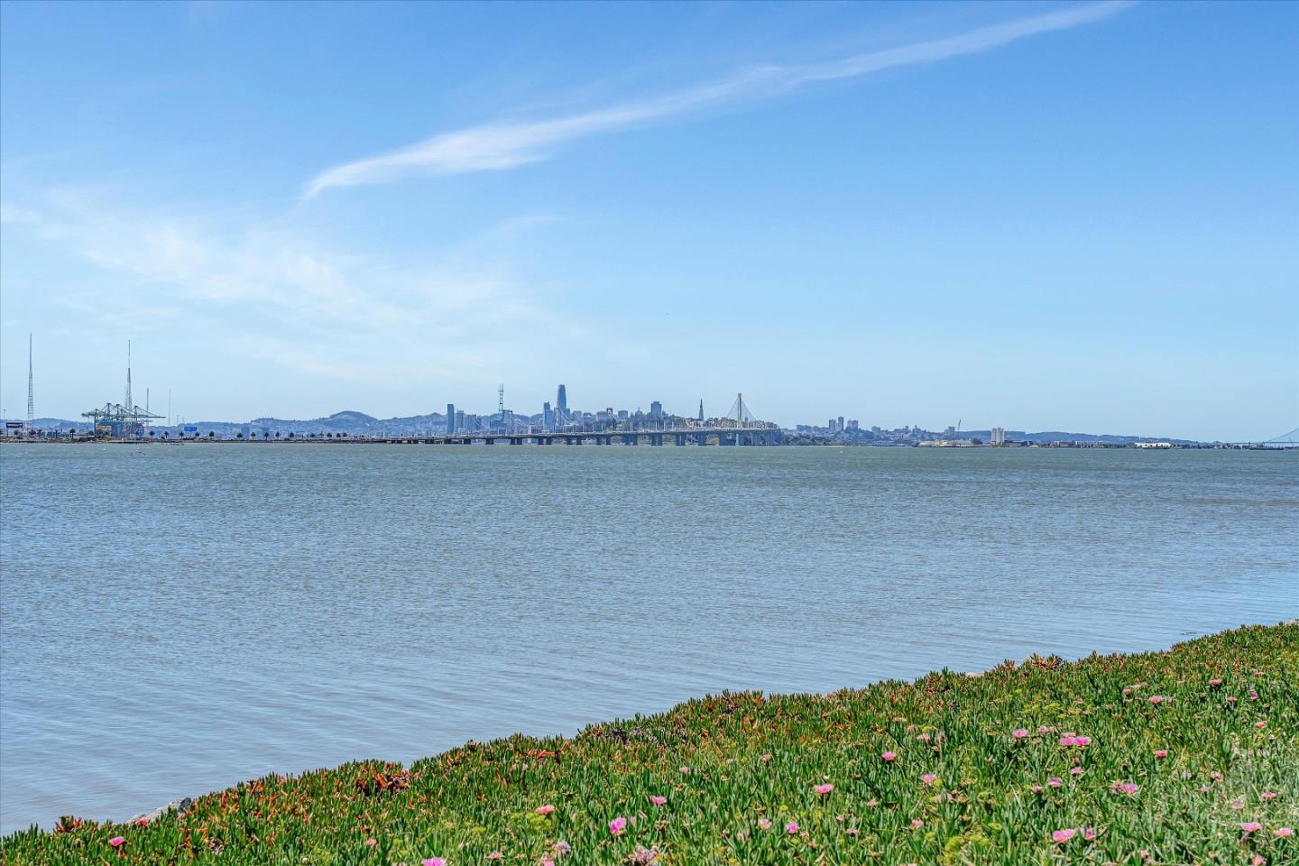 Detail Gallery Image 76 of 109 For 2 Commodore Dr #D378,  Emeryville,  CA 94608 - 2 Beds | 2 Baths