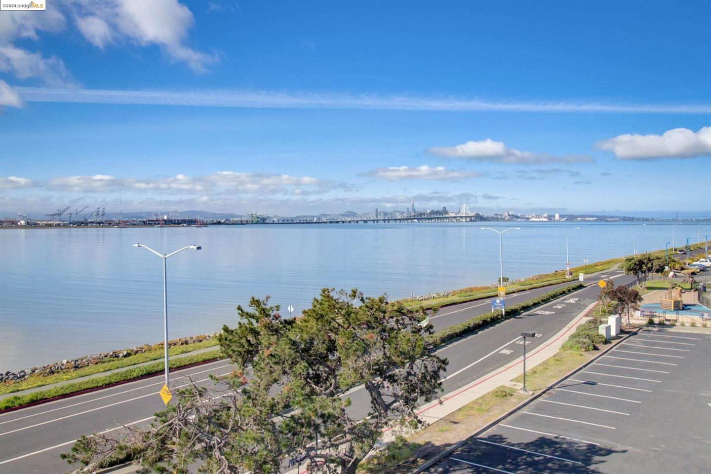 Detail Gallery Image 77 of 109 For 2 Commodore Dr #D378,  Emeryville,  CA 94608 - 2 Beds | 2 Baths