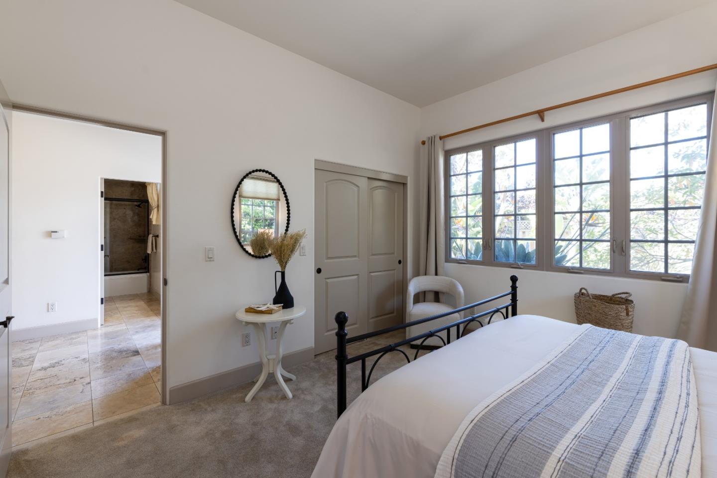 Detail Gallery Image 13 of 49 For 4287 Opal Cliff Dr, Santa Cruz,  CA 95062 - 4 Beds | 3/1 Baths
