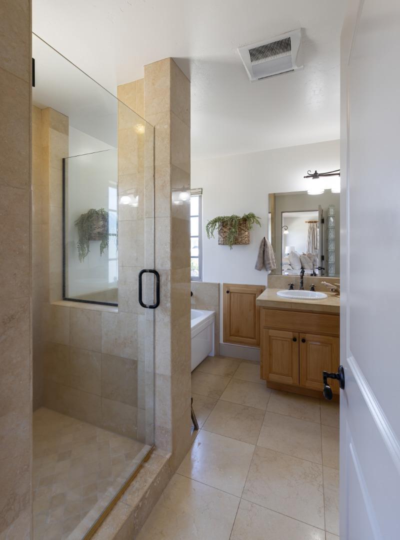 Detail Gallery Image 36 of 49 For 4287 Opal Cliff Dr, Santa Cruz,  CA 95062 - 4 Beds | 3/1 Baths
