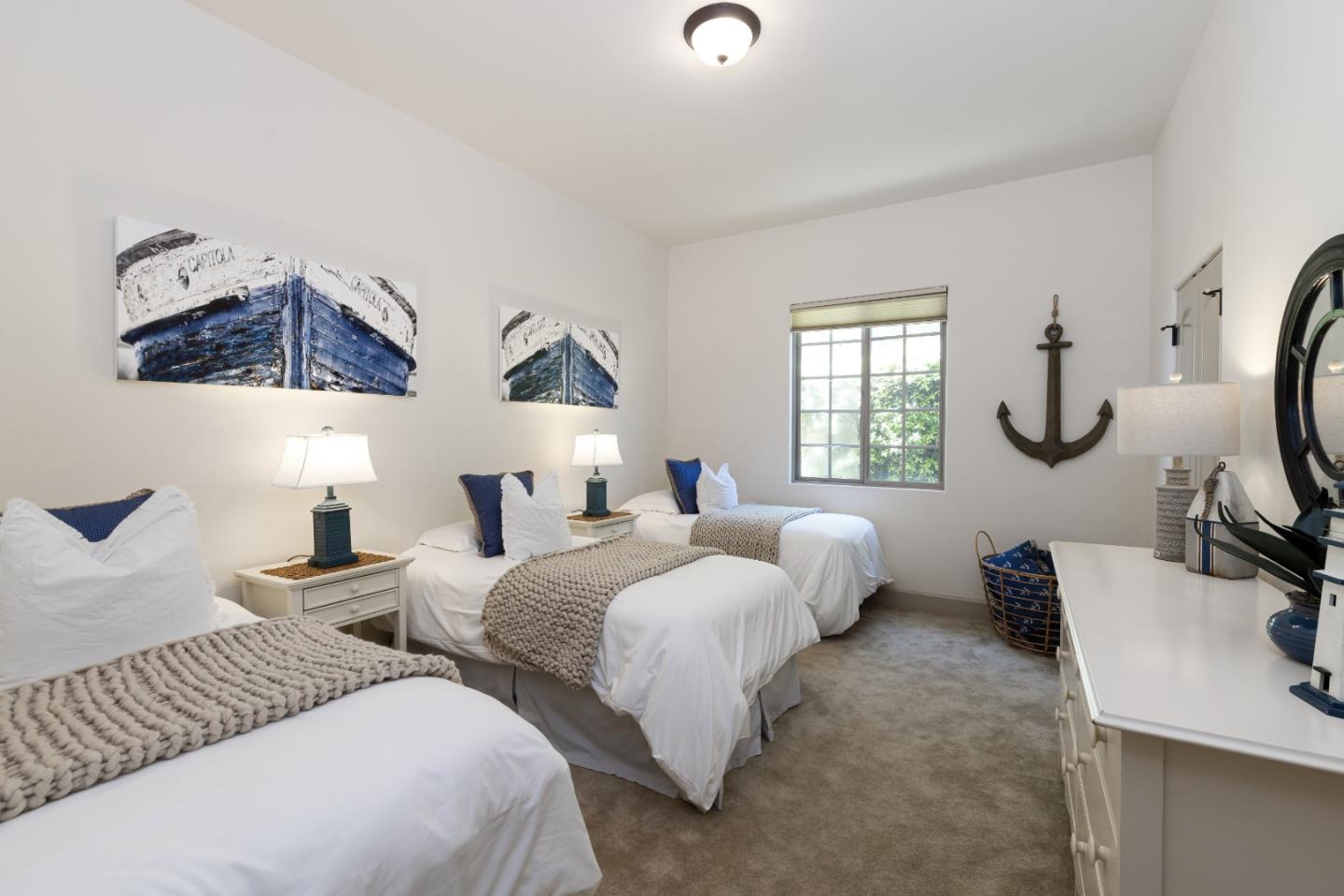 Detail Gallery Image 8 of 49 For 4287 Opal Cliff Dr, Santa Cruz,  CA 95062 - 4 Beds | 3/1 Baths