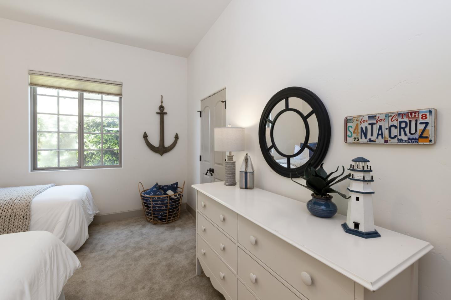 Detail Gallery Image 9 of 49 For 4287 Opal Cliff Dr, Santa Cruz,  CA 95062 - 4 Beds | 3/1 Baths