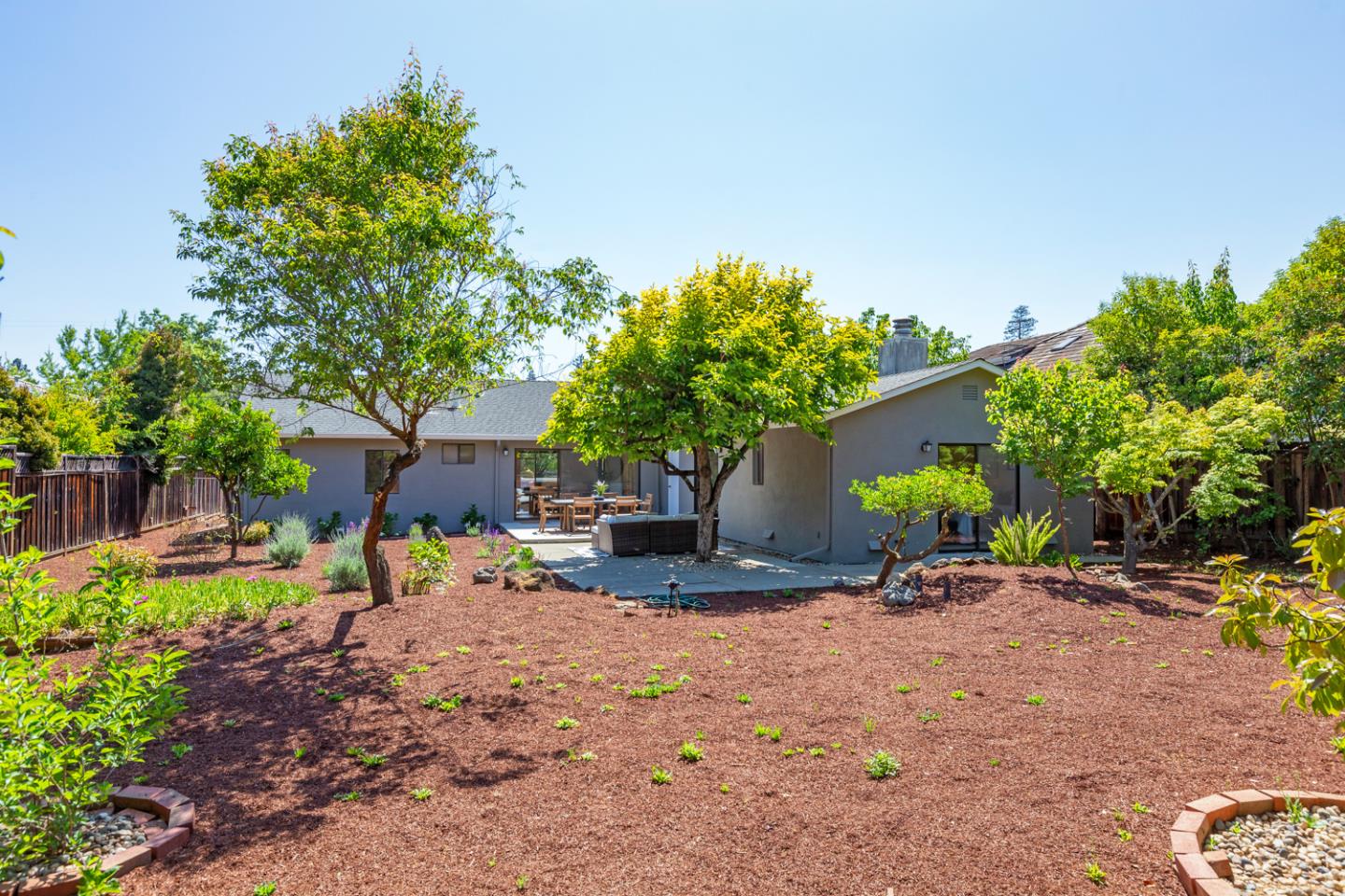 Detail Gallery Image 25 of 27 For 1360 Oakhurst Ave, Los Altos,  CA 94024 - 4 Beds | 2 Baths