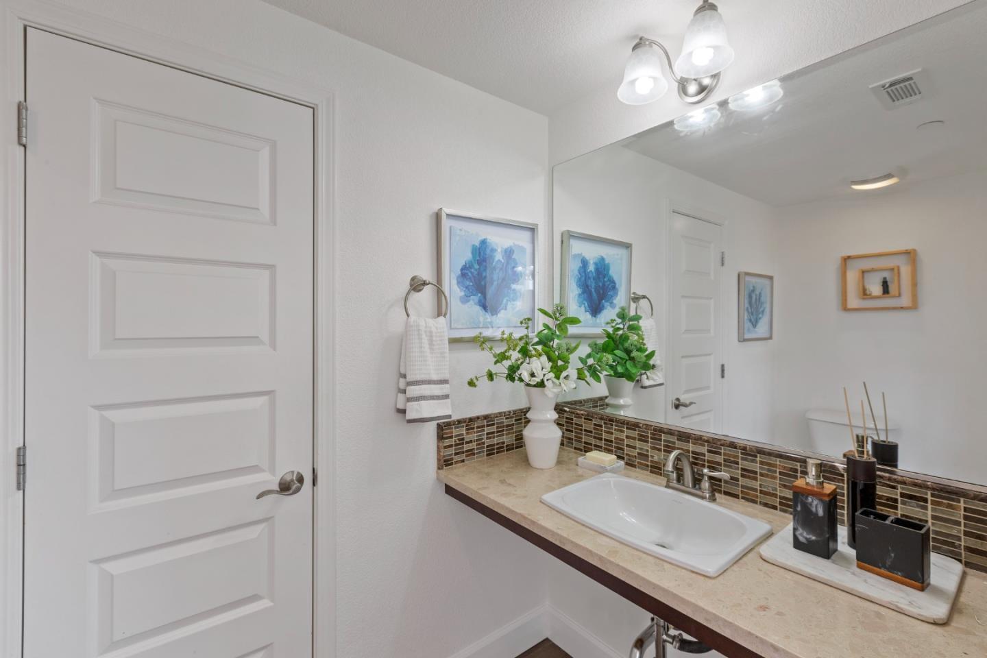 Detail Gallery Image 10 of 30 For 4058 Central Ave #401,  Fremont,  CA 94536 - 2 Beds | 2/1 Baths