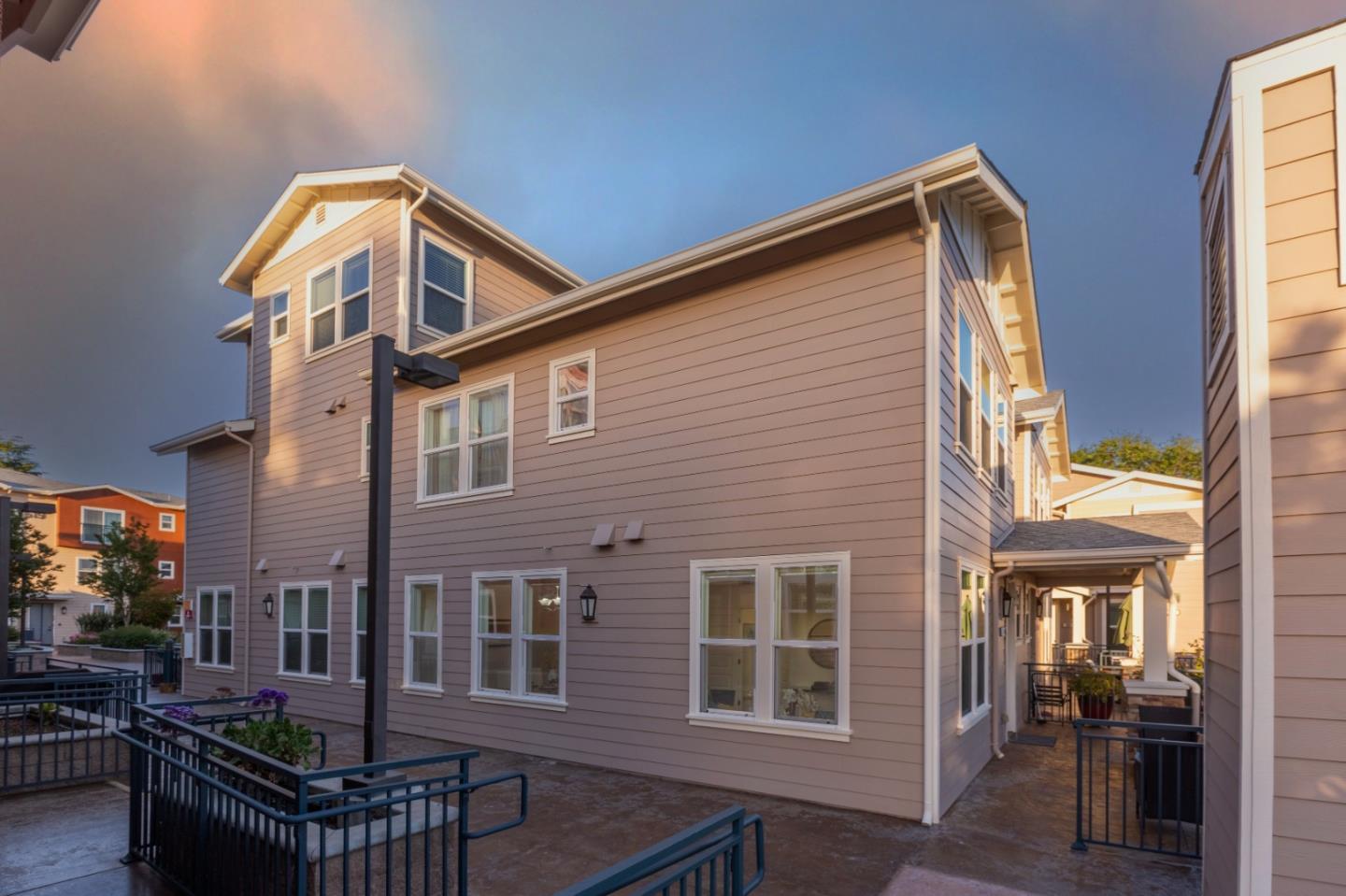 Detail Gallery Image 22 of 30 For 4058 Central Ave #401,  Fremont,  CA 94536 - 2 Beds | 2/1 Baths