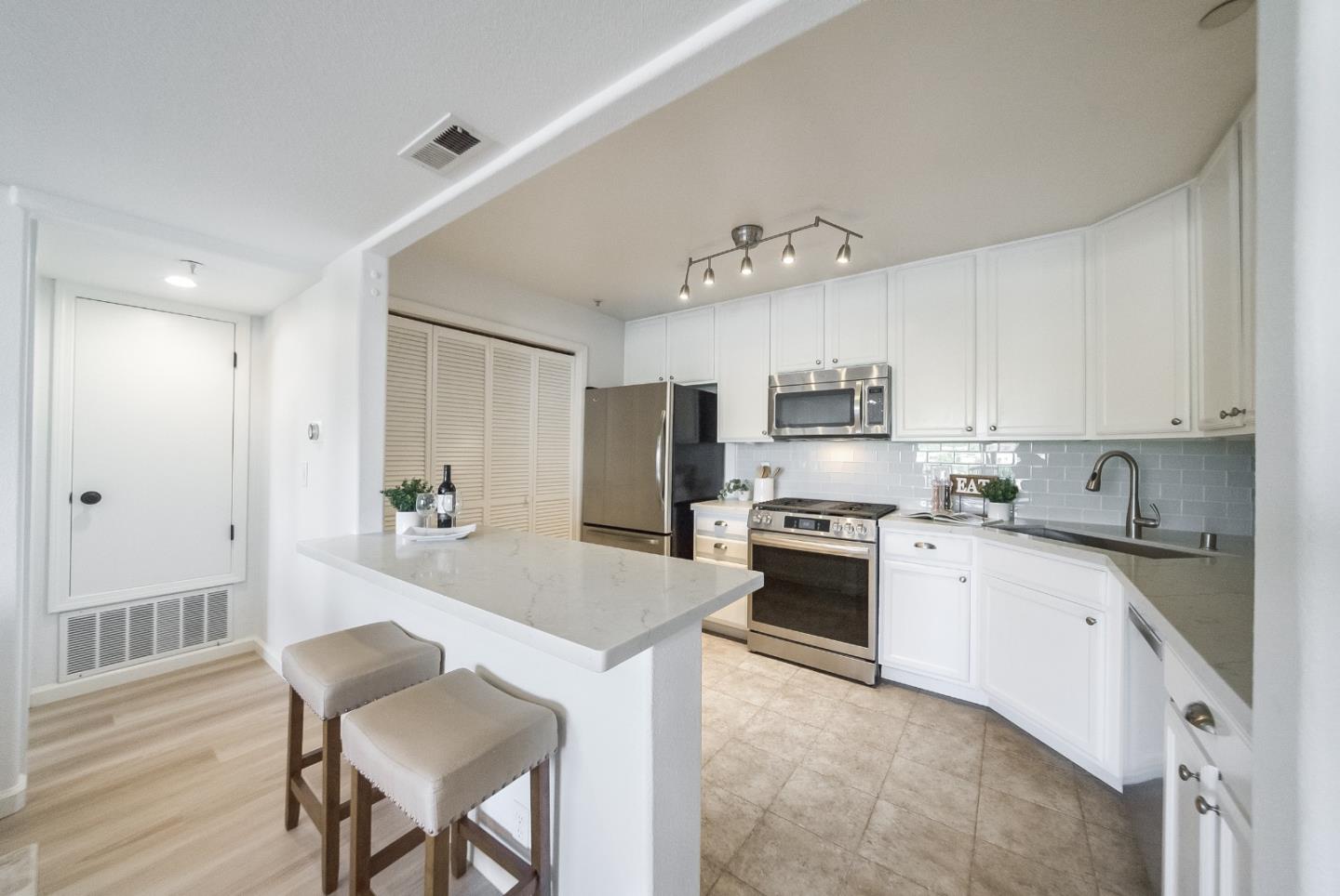 Detail Gallery Image 12 of 36 For 134 Carroll St #301,  Sunnyvale,  CA 94086 - 3 Beds | 2 Baths