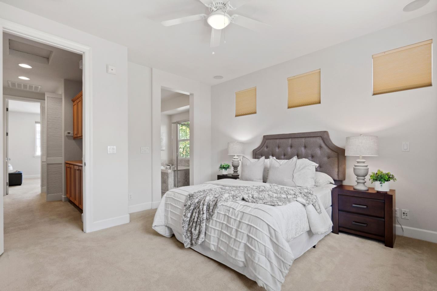 Detail Gallery Image 24 of 53 For 128 Holly Ter, Sunnyvale,  CA 94086 - 2 Beds | 2/1 Baths