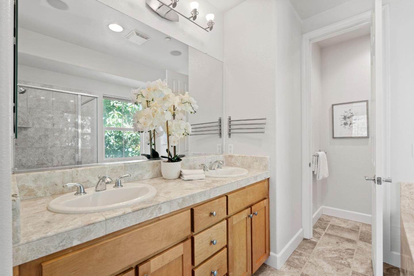 Detail Gallery Image 27 of 53 For 128 Holly Ter, Sunnyvale,  CA 94086 - 2 Beds | 2/1 Baths