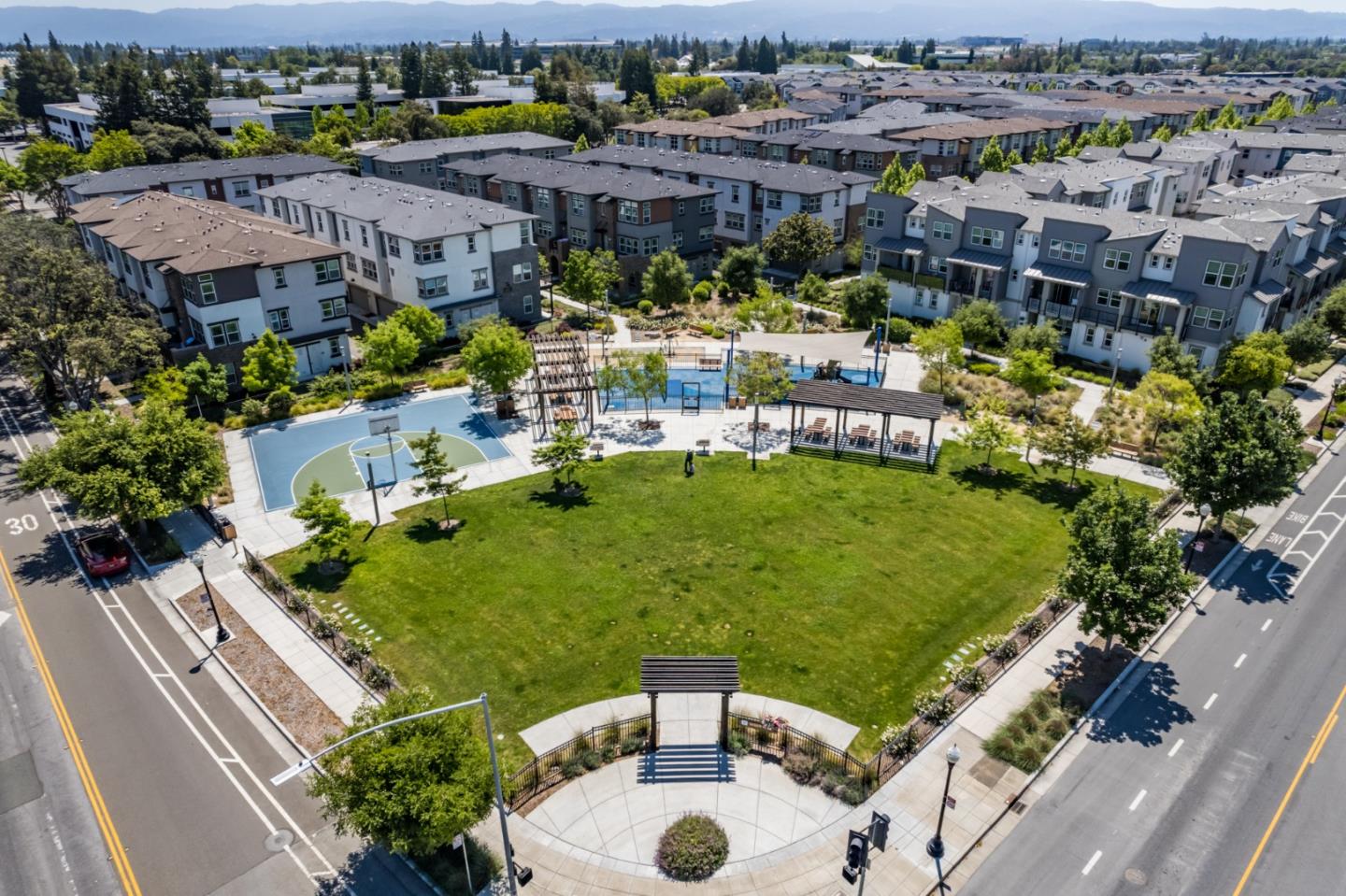 Detail Gallery Image 40 of 64 For 929 Delano Ter #5,  Sunnyvale,  CA 94085 - 4 Beds | 3/1 Baths