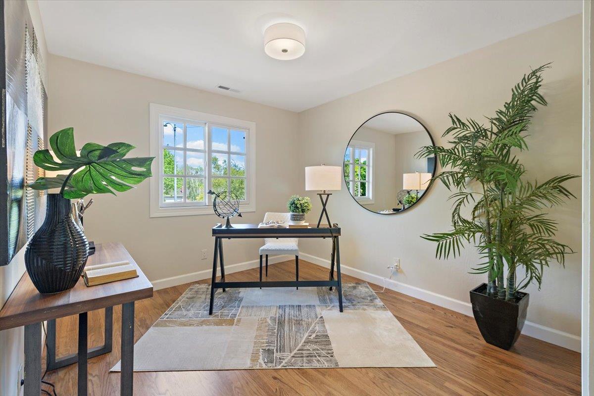 Detail Gallery Image 31 of 48 For 831 Timlott Ln, Palo Alto,  CA 94306 - 5 Beds | 2/1 Baths