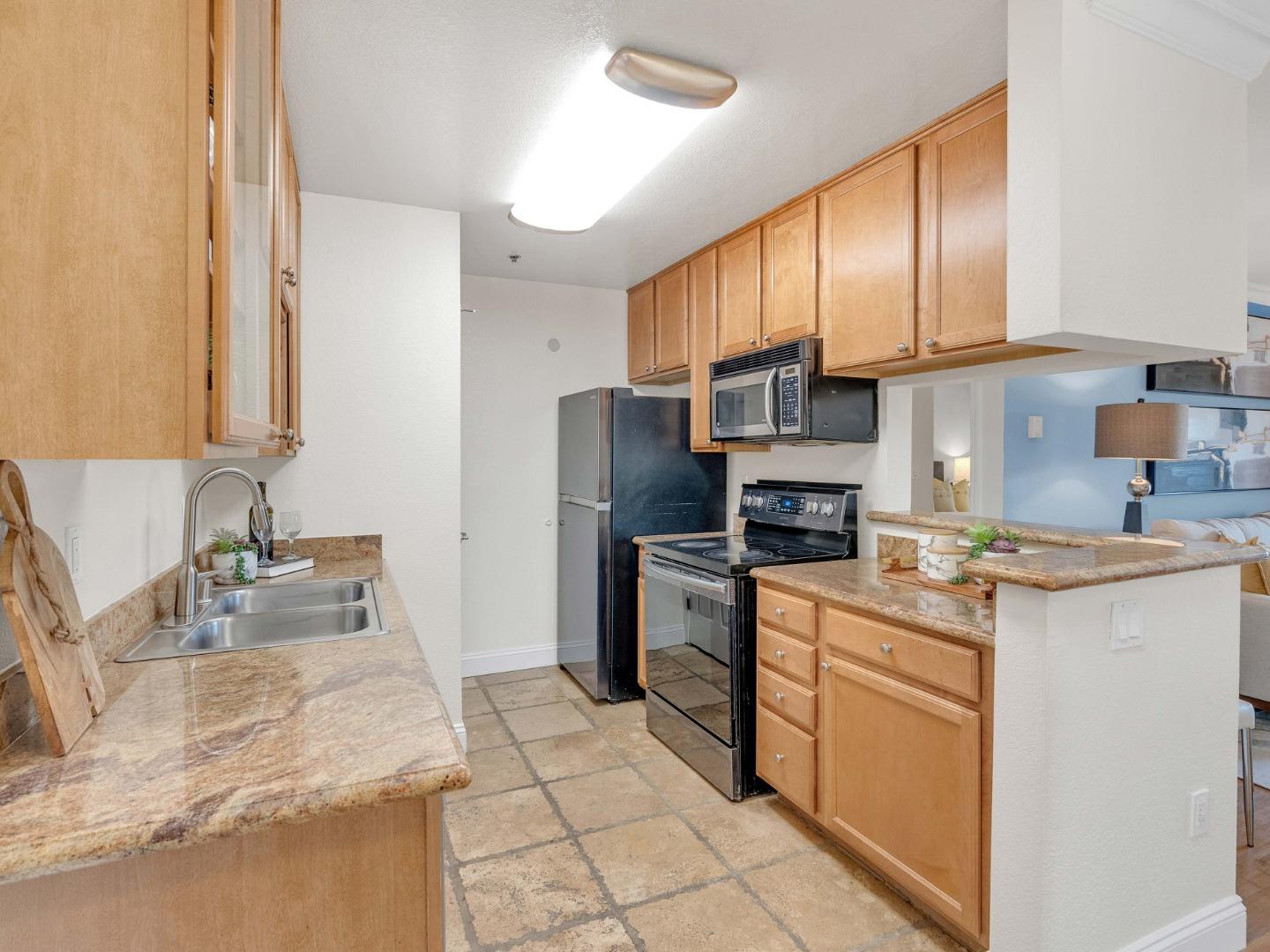 Detail Gallery Image 7 of 41 For 880 E Fremont Ave #706,  Sunnyvale,  CA 94087 - 3 Beds | 2 Baths
