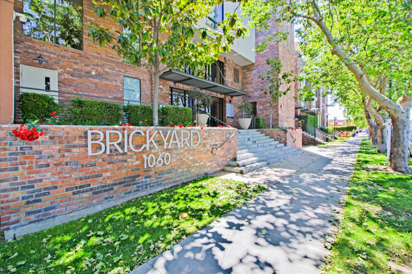 Browse active condo listings in BRICKYARD
