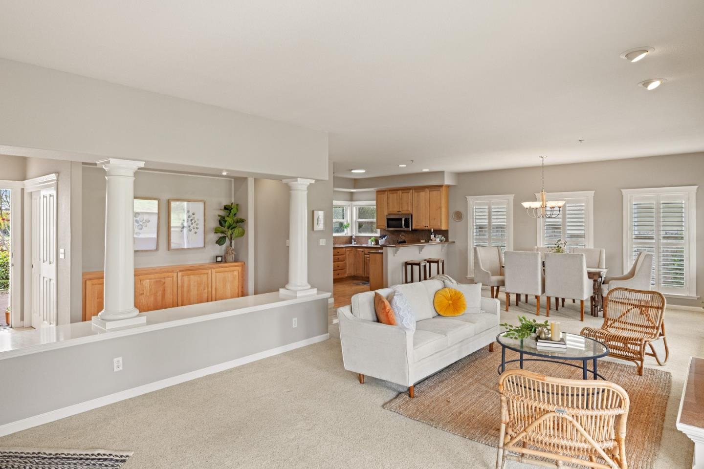 Detail Gallery Image 12 of 54 For 2549 Colonial Cir, Royal Oaks,  CA 95076 - 3 Beds | 2/1 Baths