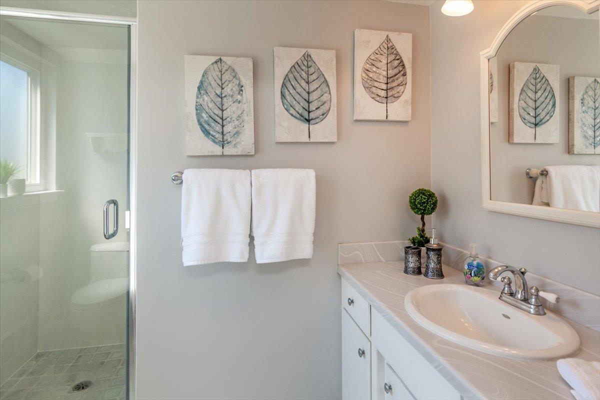 Detail Gallery Image 15 of 27 For 1706 Husted Ave, San Jose,  CA 95124 - 4 Beds | 2/1 Baths
