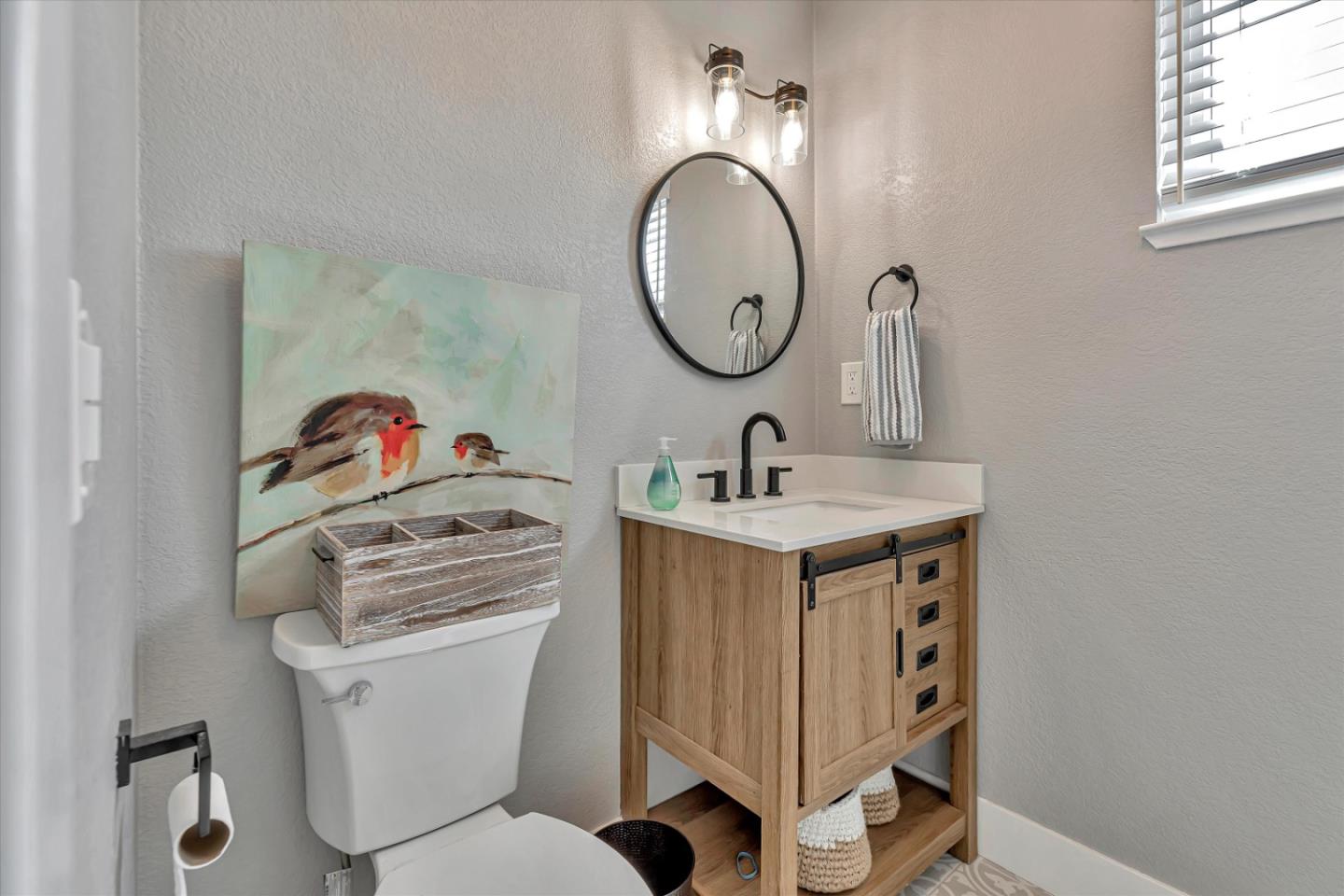 Detail Gallery Image 31 of 35 For 710 Ridgemark Dr, Hollister,  CA 95023 - 4 Beds | 2/1 Baths