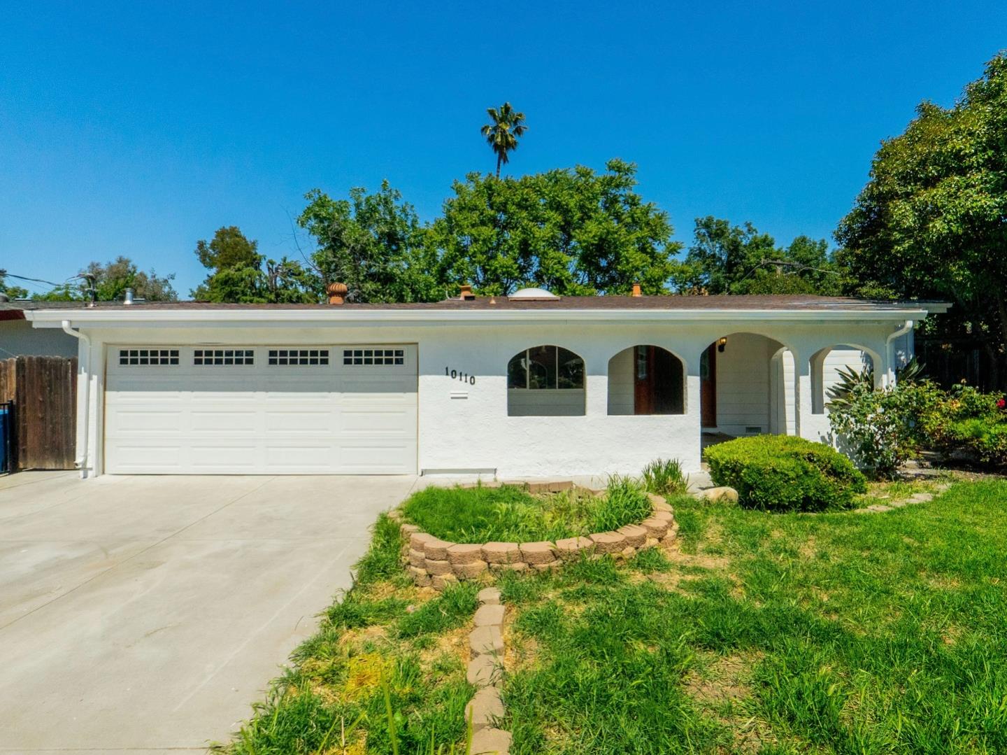 Detail Gallery Image 1 of 27 For 10110 Bedford St, San Jose,  CA 95127 - 3 Beds | 1 Baths