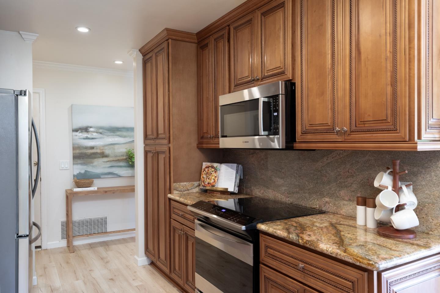 Detail Gallery Image 11 of 28 For 9500 Center St #12,  Carmel,  CA 93923 - 1 Beds | 1 Baths