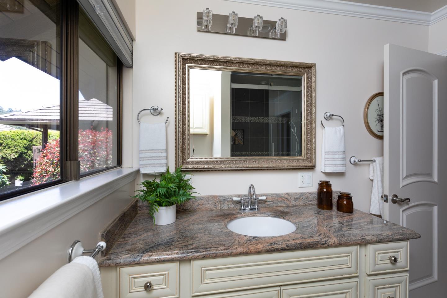 Detail Gallery Image 17 of 28 For 9500 Center St #12,  Carmel,  CA 93923 - 1 Beds | 1 Baths