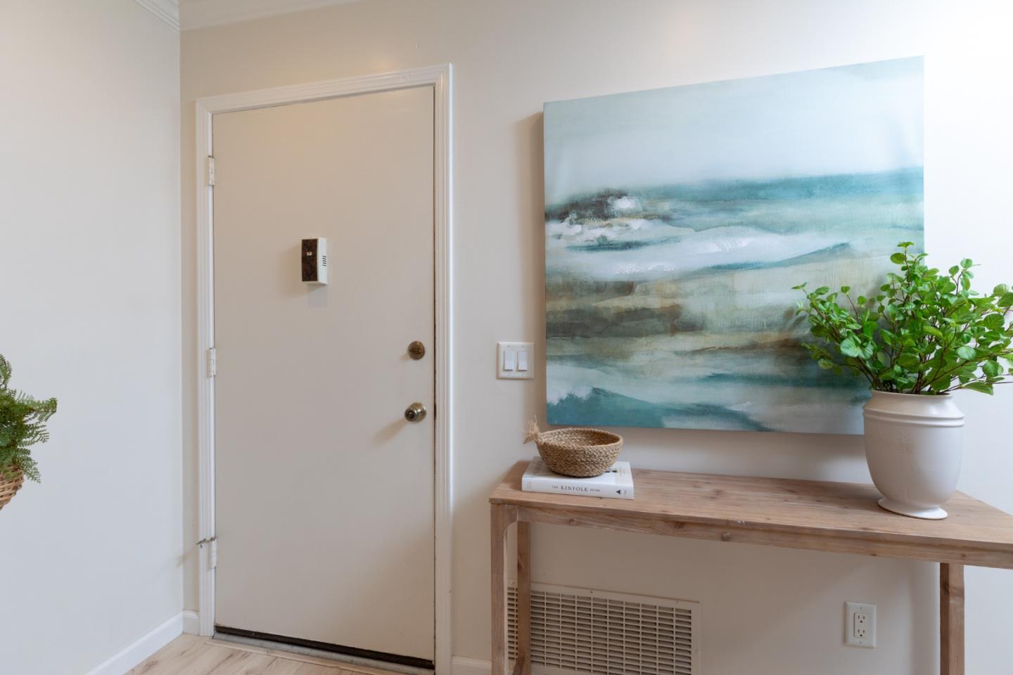 Detail Gallery Image 5 of 28 For 9500 Center St #12,  Carmel,  CA 93923 - 1 Beds | 1 Baths