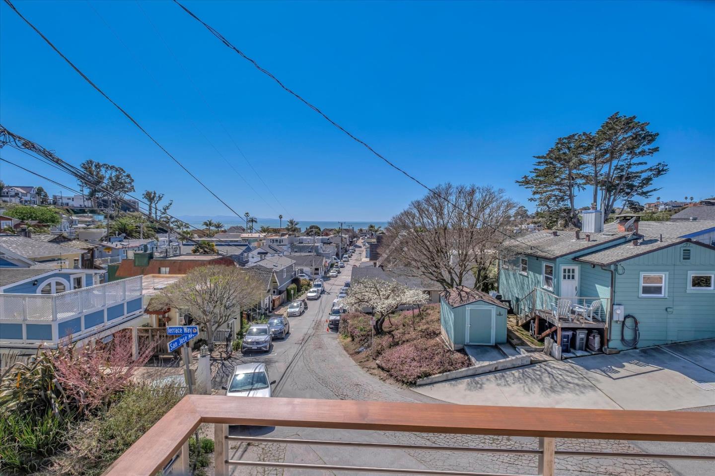 Detail Gallery Image 22 of 36 For 202 Terrace Way, Capitola,  CA 95010 - 3 Beds | 2/1 Baths