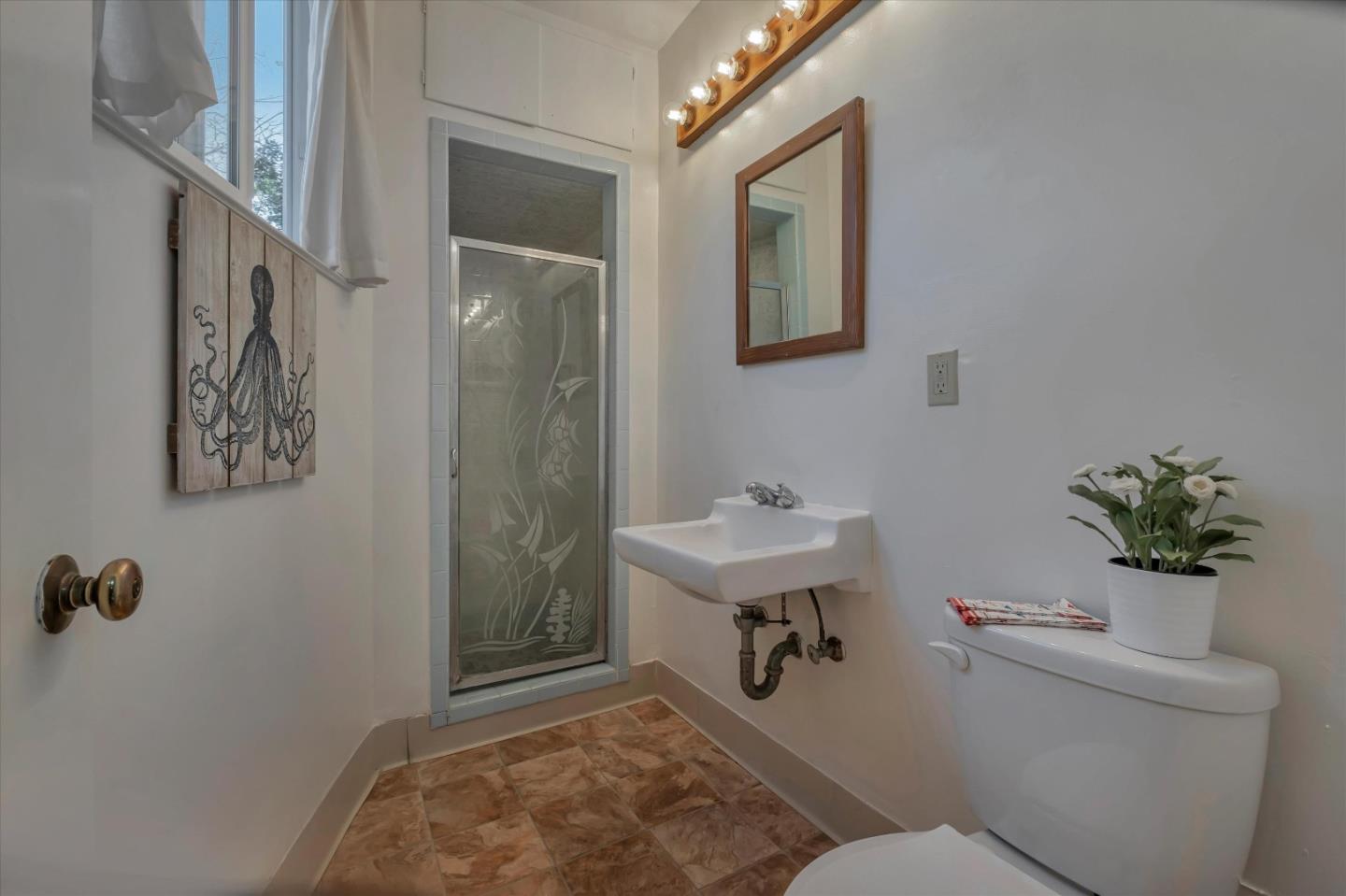 Detail Gallery Image 26 of 36 For 202 Terrace Way, Capitola,  CA 95010 - 3 Beds | 2/1 Baths