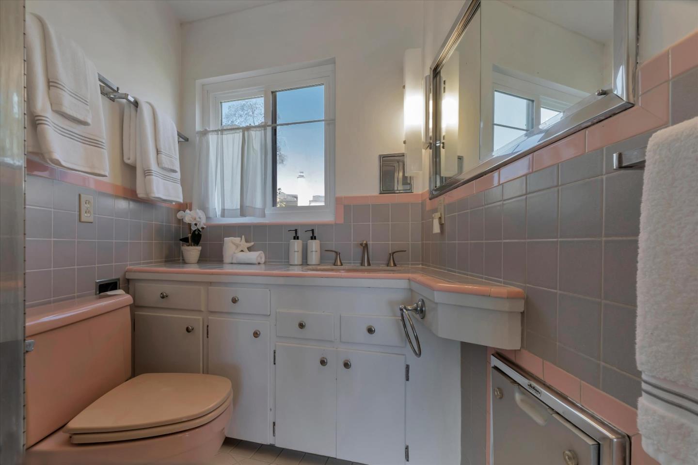 Detail Gallery Image 27 of 36 For 202 Terrace Way, Capitola,  CA 95010 - 3 Beds | 2/1 Baths