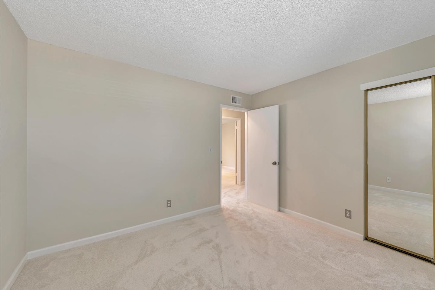 Detail Gallery Image 26 of 40 For 462 Meadow Dale Ct, San Jose,  CA 95136 - 3 Beds | 2 Baths