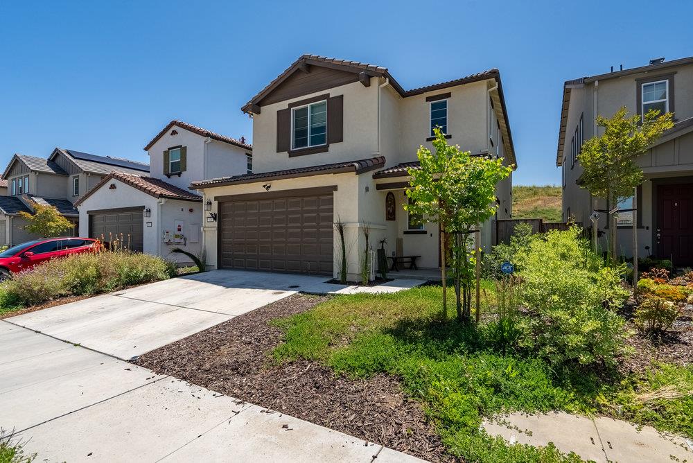 565 Moss St, Hollister, CA 95023 photo 3