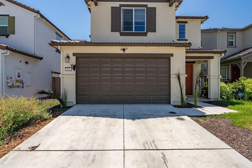 565 Moss St, Hollister, CA 95023 photo 4
